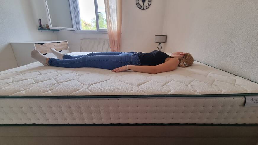 dormir sur le dos matelas bonnuit