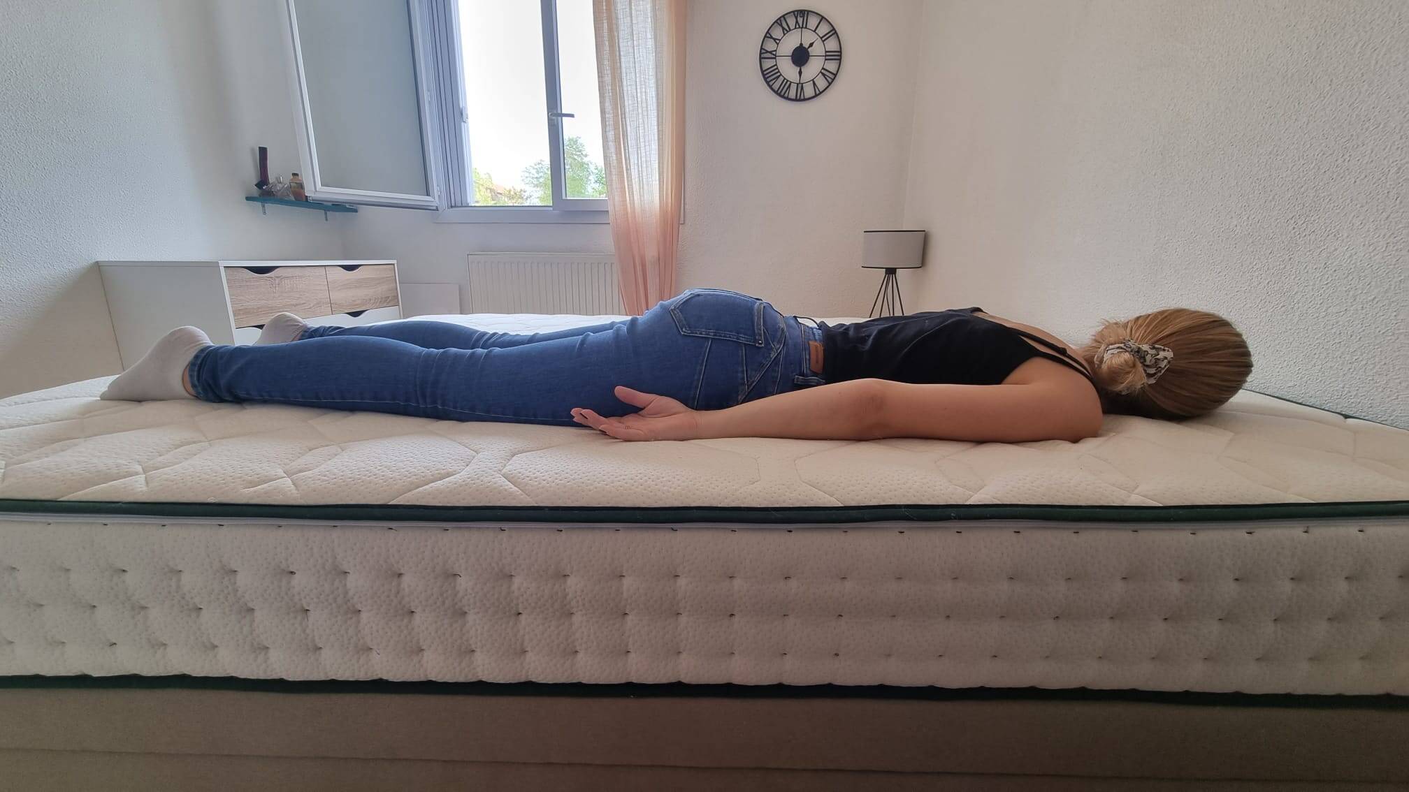 dormir sur le ventre matelas bonnuit