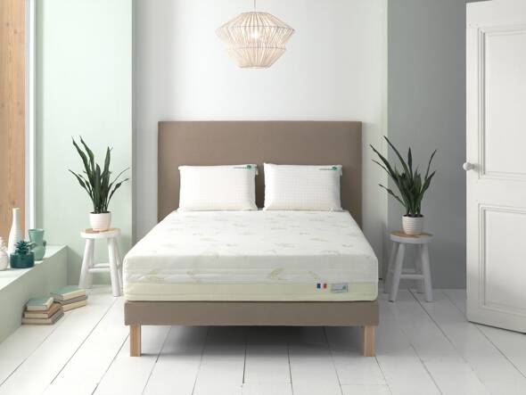 sommier et tete de lit le matelas vert