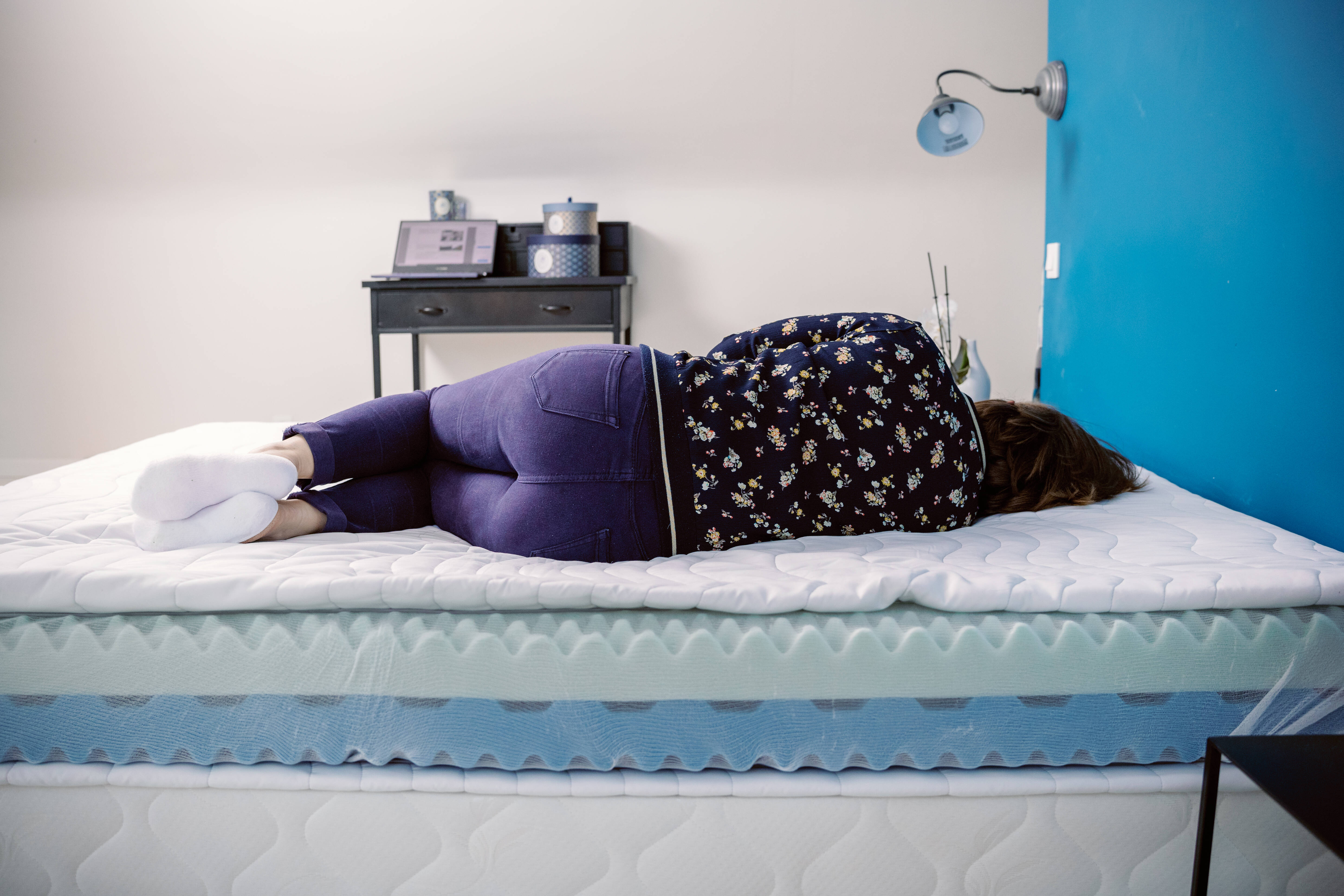 dormir sur le cote mousse verte matelas lumia