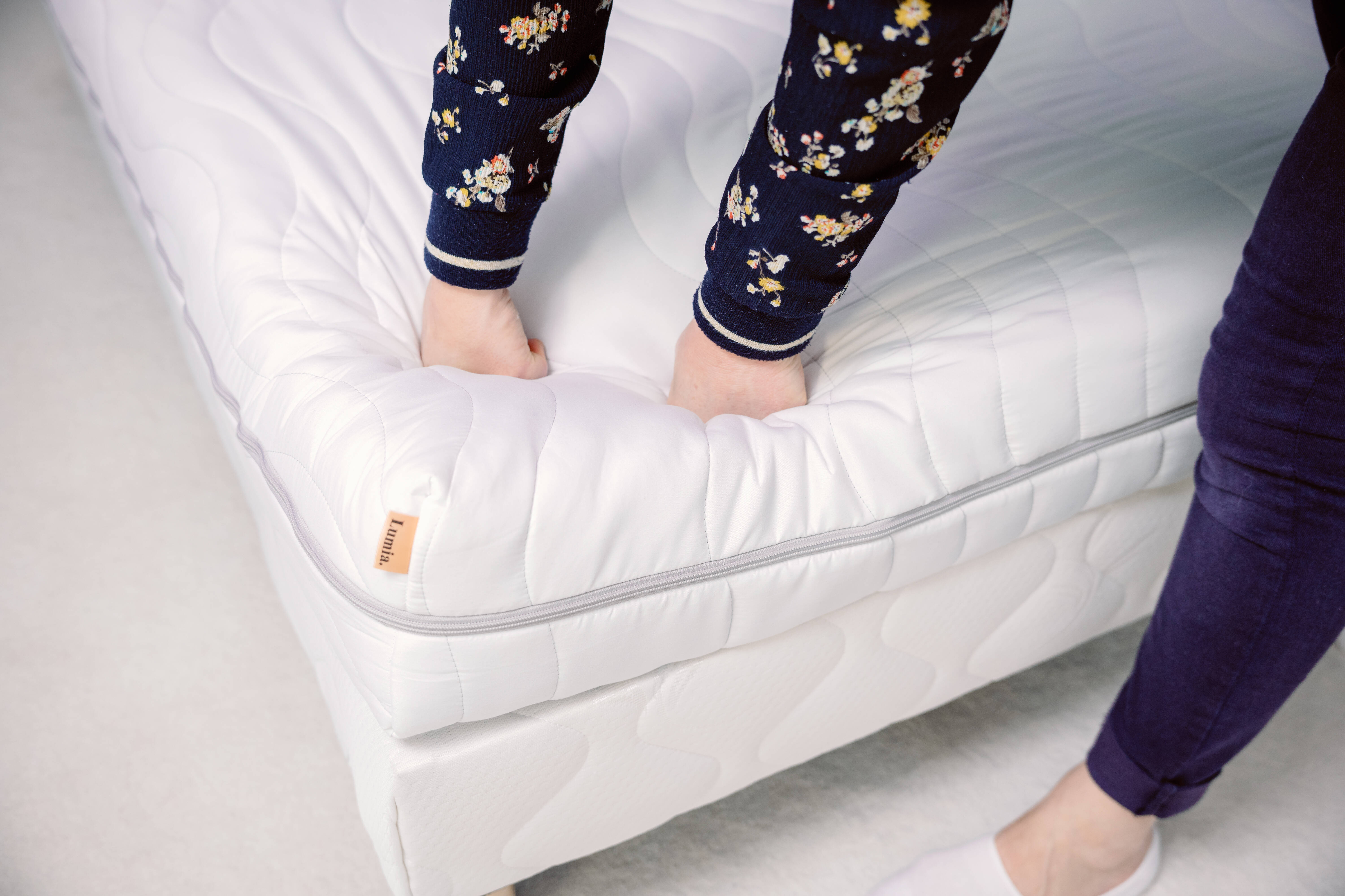 enfoncement main matelas lumia