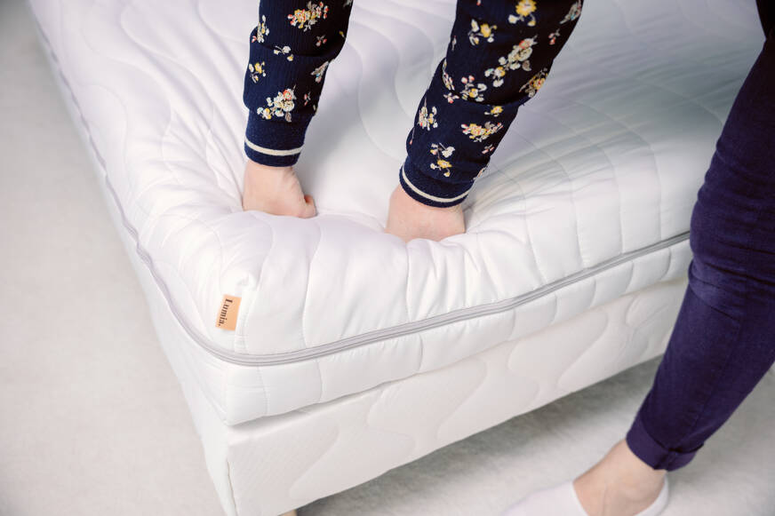 enfoncement main matelas lumia