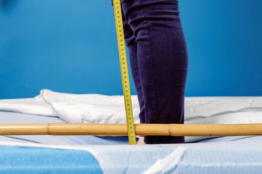 enfoncement mousse bleue matelas lumia