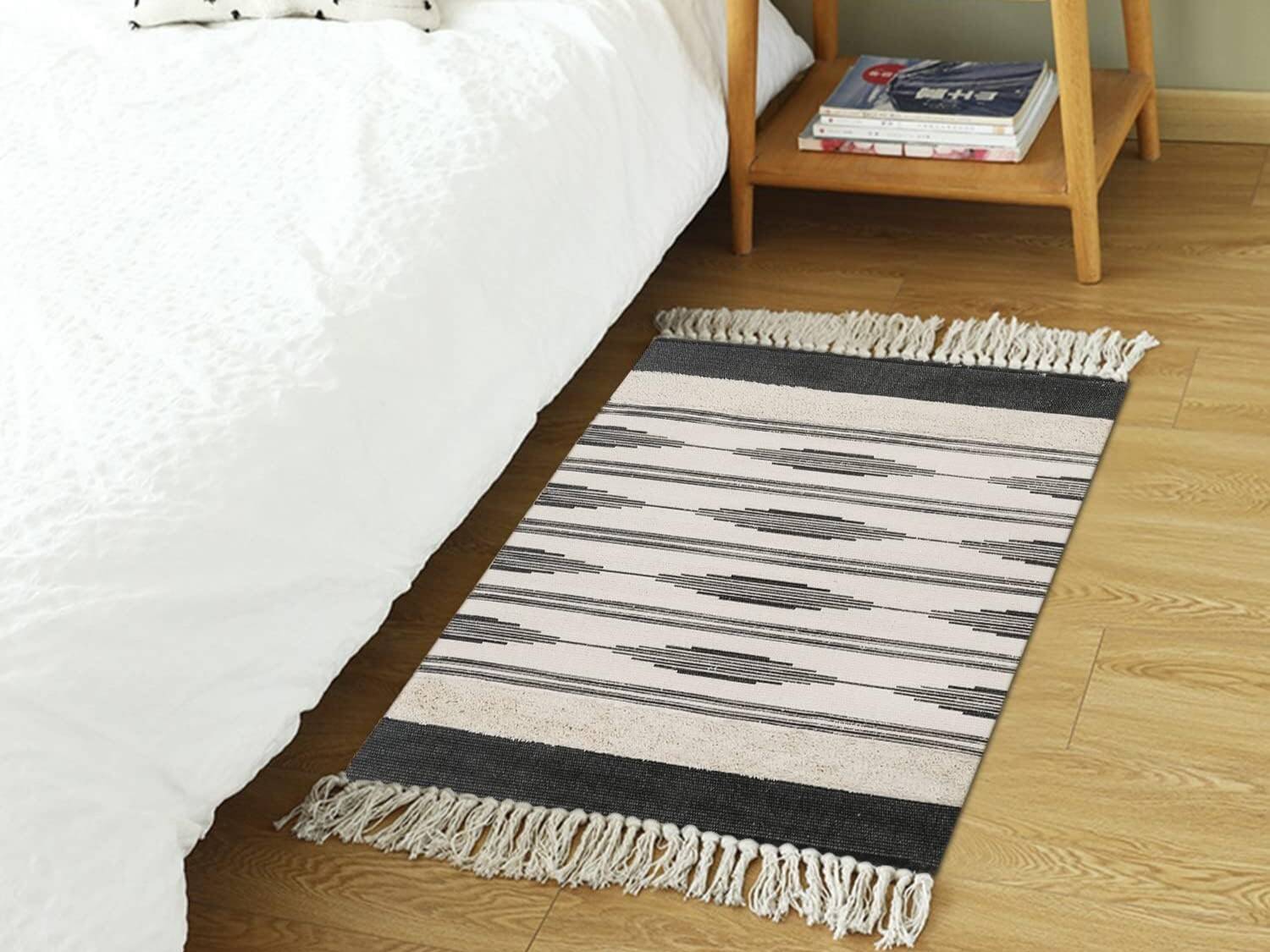 tapis descente de lit geometrique